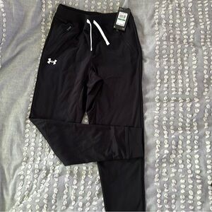 Boys under armor joggers NWT size L
